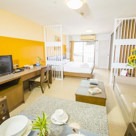 Sitara Place Serviced Apartment & Hotel Бангкок Екстер'єр фото